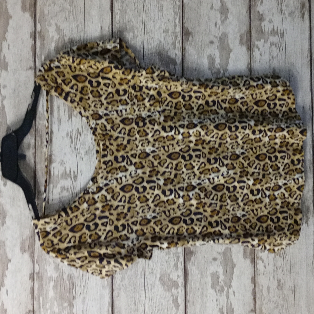 No Boundaries XXL Leopard Pocket T Shirt. Scoop Neck Soft